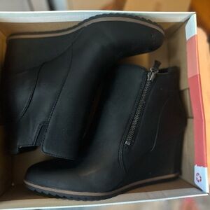 New in box! Naturalizer Soul Haley Wedge Boots in an 8.5